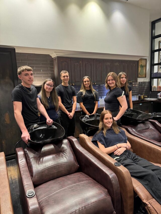 Great job, Laura, on organising and leading the junior team training! 🩷 @sanctuaryfh